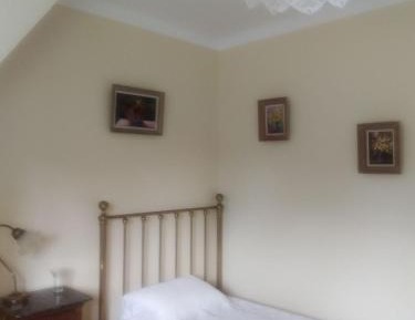 Single Room with Shared Bathroom