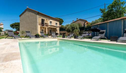 Villa with Garden View
