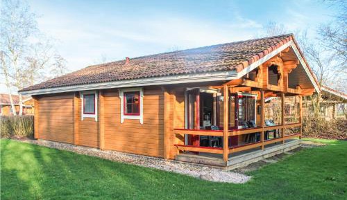 Three-Bedroom Holiday Home 