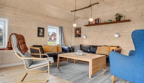 Three-Bedroom Holiday Home 