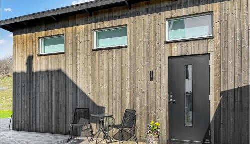 One-Bedroom Holiday Home