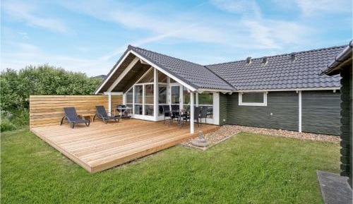 Three-Bedroom Holiday Home 