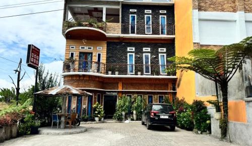 Villa with Garden View