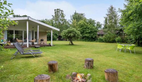 Three-Bedroom Holiday Home 