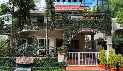 Apartment with Garden View