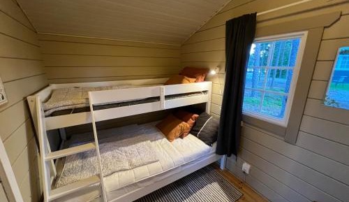 Cottage with Shared Bathroom