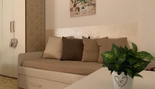 One-Bedroom Apartment with Garden View
