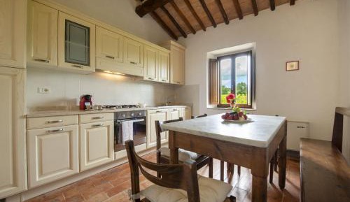Four-Bedroom Deluxe Apartment