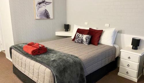 Deluxe Queen Room