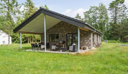 Three-Bedroom Holiday Home 
