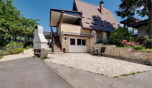 One-Bedroom Holiday Home