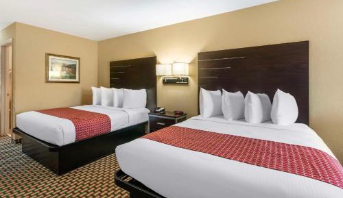 Queen Room with Two Queen Beds - Non-Smoking
