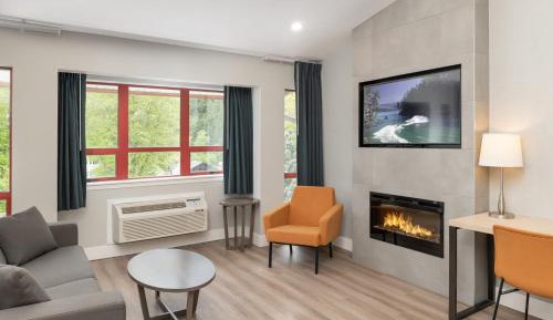 Junior Suite with Mountain View