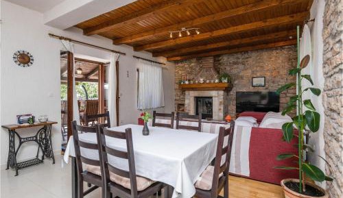 One-Bedroom Holiday Home