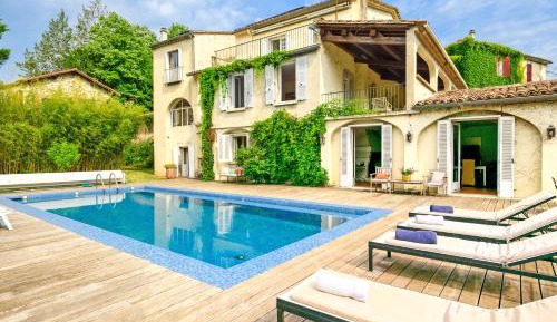 Six-Bedroom House