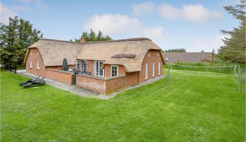 Six-Bedroom Holiday Home
