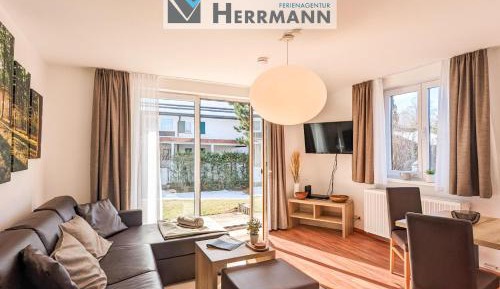 Apartment with Mountain View