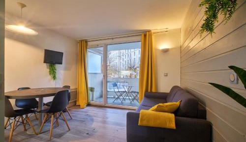 Superior One-Bedroom Apartment with Balcony