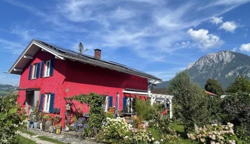 Apartment with Mountain View