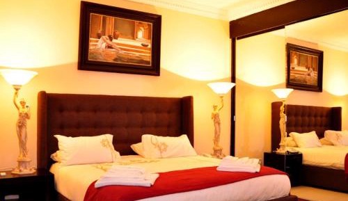 Deluxe Queen Room