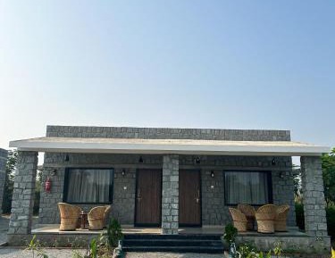 Villa with Garden View