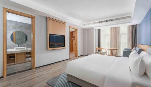 Standard King Room with Extra Floor Space