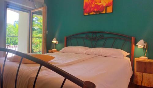 Deluxe Double or Twin Room with Mountain View