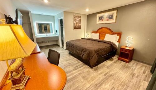 Superior King Suite