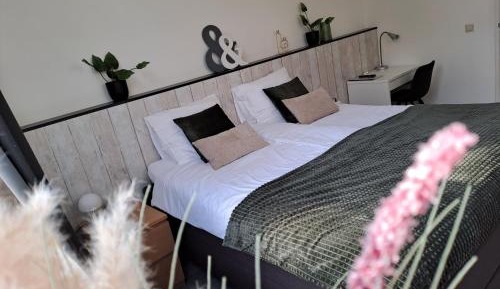 Double or Twin Room with Bathroom