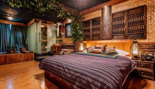 Deluxe Queen Room