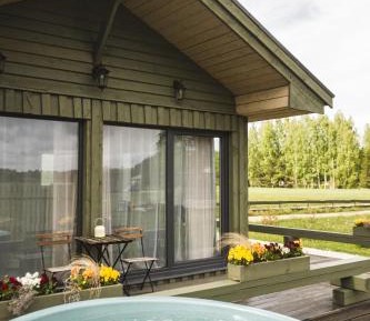 One-Bedroom House with Hot Tub