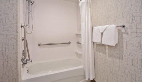 King Room - Mobility Access/Hearing Accessible