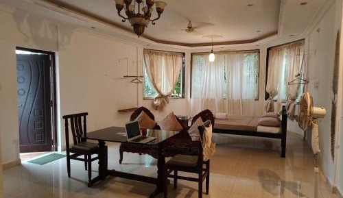 Apartment with Garden View
