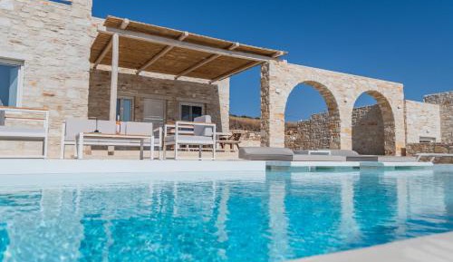 Four-Bedroom Villa with Private Pool (Awe)