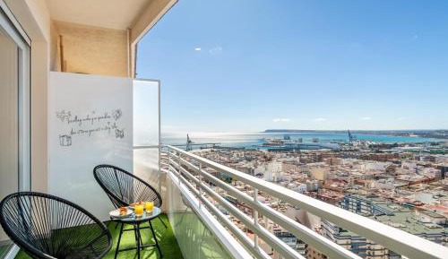 Studio Apartment with Sea View 23rd floor