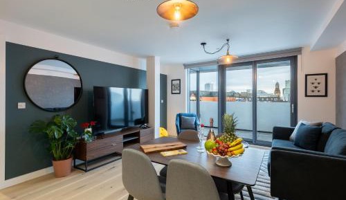 One-Bedroom Apartment with Balcony