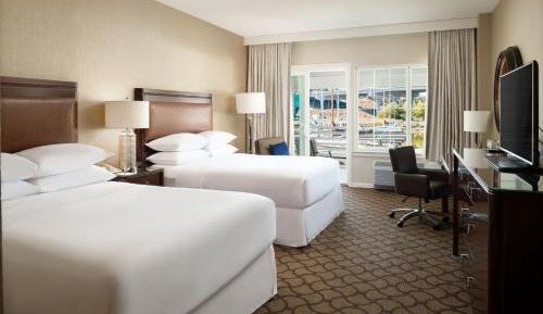 Deluxe Queen Room with Two Queen Beds with Patio and Marina View
