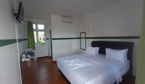 Double or Twin Room with Lake View