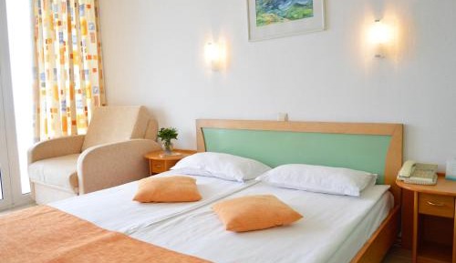 Double or Twin Room with Sea View