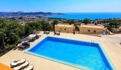One-Bedroom Apartment with Terrace and Sea View