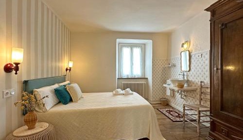 Double Room with Shared Bathroom