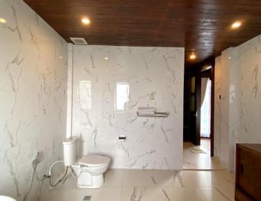 Suite Room with Hills View