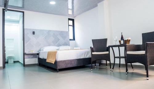 Standard Queen Room