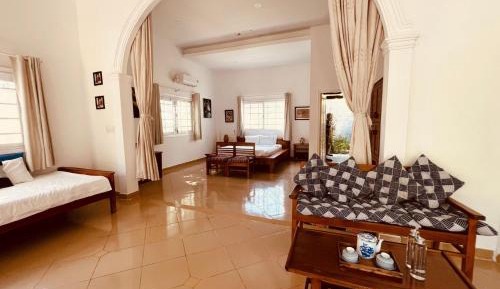 Deluxe Queen Suite