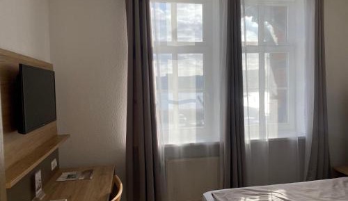 Large Single Room