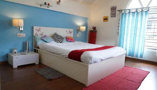 Deluxe Queen Room