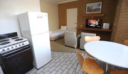 One-Bedroom Suite - Self Contained (No Pets)
