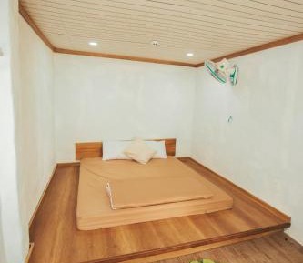 Deluxe Room (2 Adults + 1 Child)