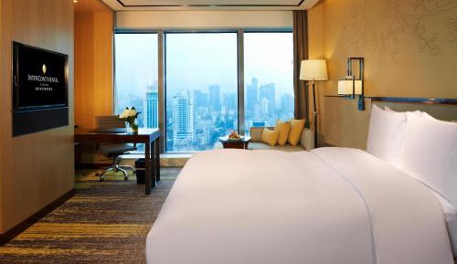 Classic King Room with City View