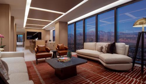 Salon King Suite
